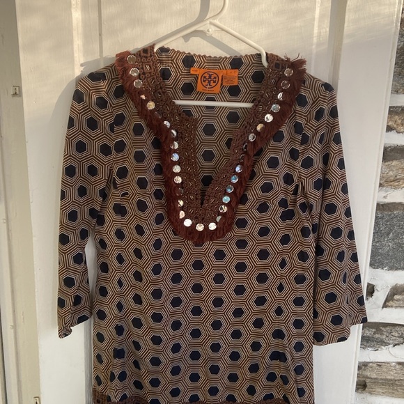 Tory Burch Brown tunic top with MIRROR CIRCLE TRIM AROUND NECK & Bottom size 2 - Picture 3 of 15